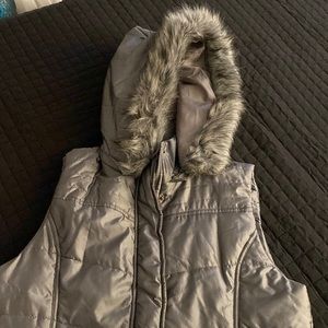 NY & Co Puffy Vest